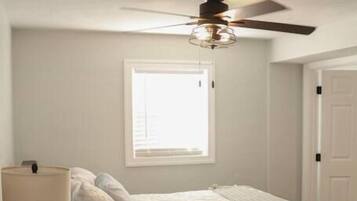 3 chambres, fer et planche à repasser, accès au Wi-Fi (inclus)