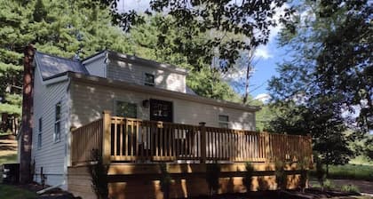 Riverside Retreat with Hot Tub