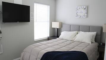 3 habitaciones, escritorio, tabla de planchar con plancha y wifi gratis