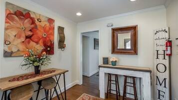 4 bedrooms, desk, iron/ironing board, free WiFi