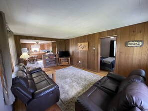 2 多间卧室、熨斗/熨衣板、旅行婴儿床、WiFi