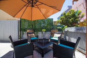 Terrace/patio - Walk to the Beach w/ free Parking/Laundry A/C #763 sleeps 6 (San Diego)