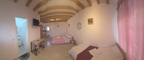 5 bedrooms, desk, iron/ironing board, free WiFi - Vilă integrală Acces 24/7  piscină saună fitness karaoke  bar duș solar parcare  (Costinești)