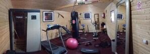 Fitness facility - Vilă integrală Acces 24/7  piscină saună fitness karaoke  bar duș solar parcare  (Costinești)