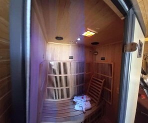 Sauna - Vilă integrală Acces 24/7  piscină saună fitness karaoke  bar duș solar parcare  (Costinești)