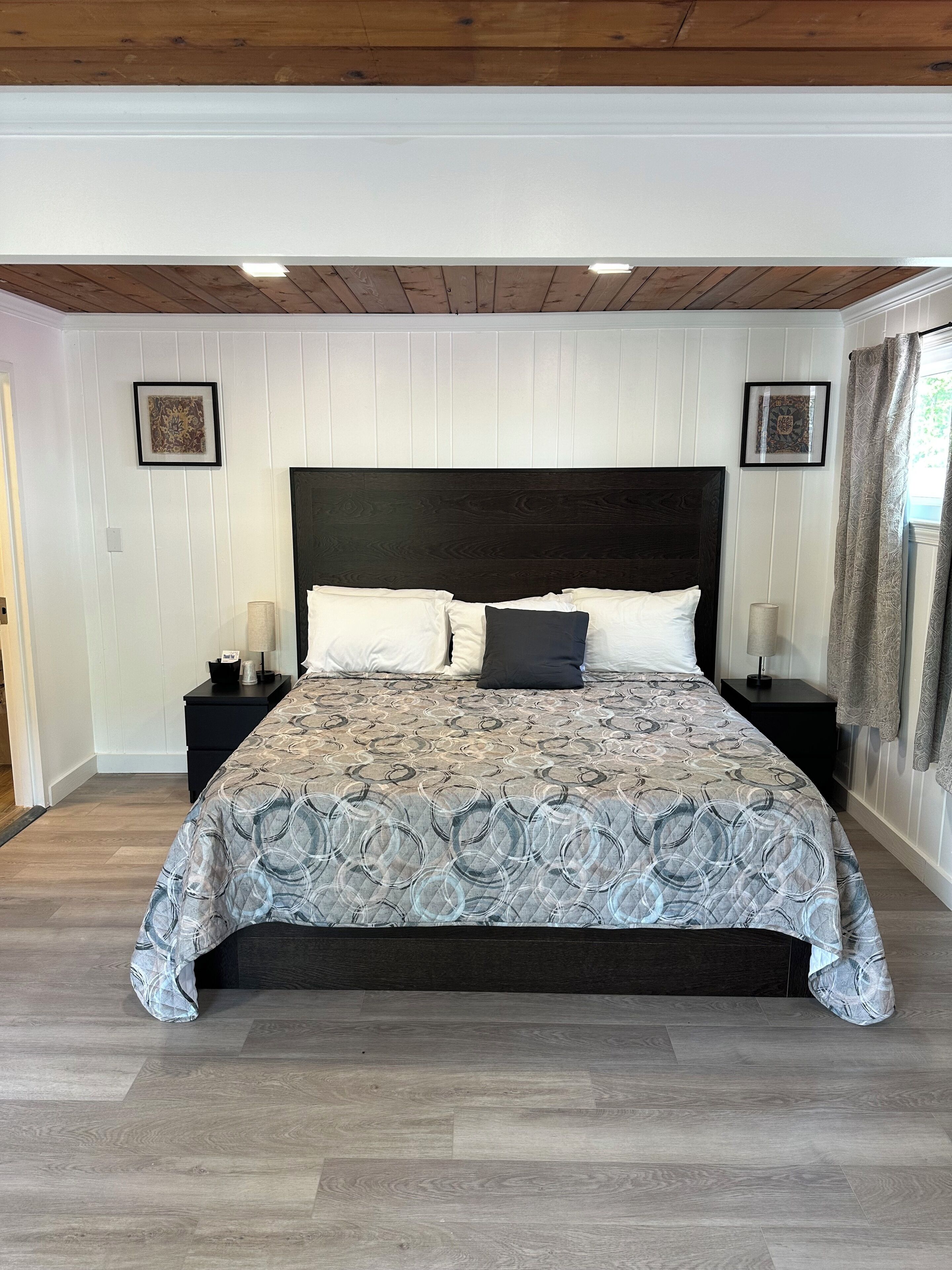 Executive Room | Iron/ironing board