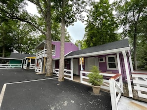 Exterior - New Hope Lodge (New Hope)
