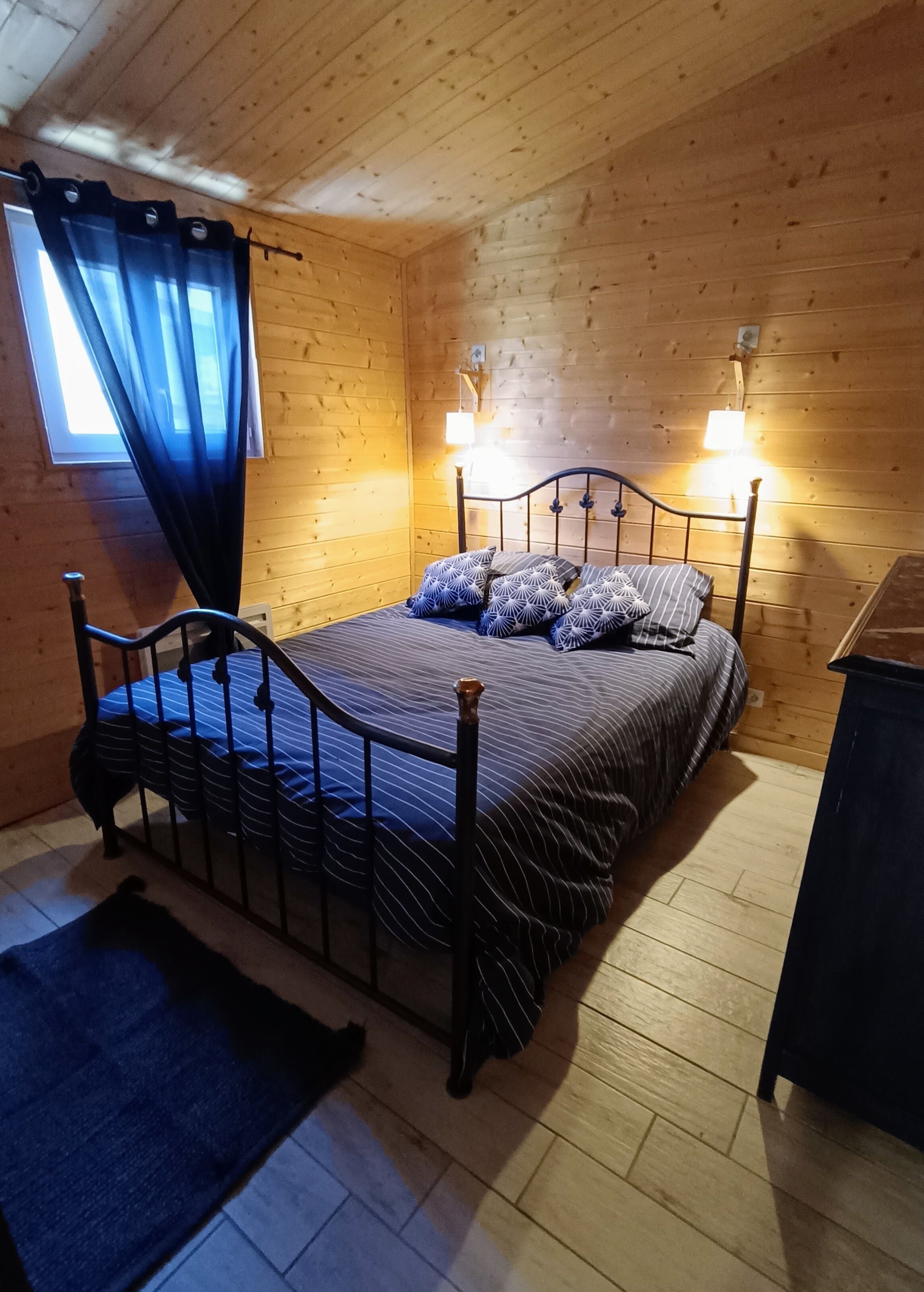 1 chambre, fer et planche à repasser, lit parapluie, Wi-Fi gratuit