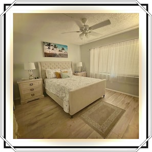 1 bedroom, free WiFi, bed sheets - Siesta Key - Prime location, patio/backyard/garden/pool/quick walk to the beach! (Sarasota)