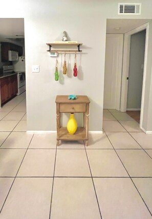 Interior - Siesta Key - Prime location, patio/backyard/garden/pool/quick walk to the beach! (Sarasota)