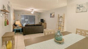 Interior - Siesta Key - Prime location, patio/backyard/garden/pool/quick walk to the beach! (Sarasota)