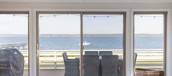 Luxury Beachfront Peaceful Large Yard Mooring