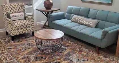 Big Blue House Apt 1