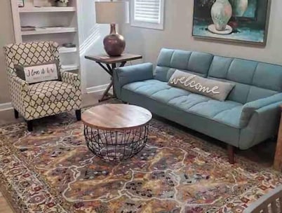 Big Blue House Apt 1