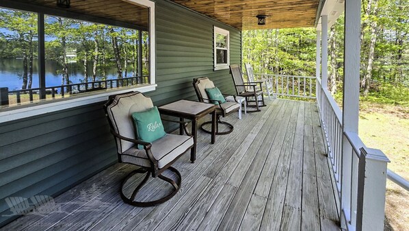 Terrace/patio - LAZY ACRES COTTAGE | LAKEFRONT | 2 Bed, 1 Bath (Nobleboro)