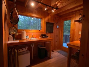 Interior - Ebb And Flow | 4 Bed, 2 Bath (Boothbay)