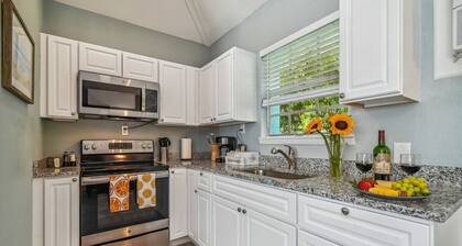 Newly Remodeled Cottage Close to the River