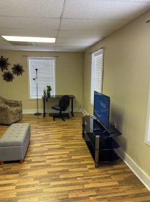 Interior - The Downtown Den (Pikeville)