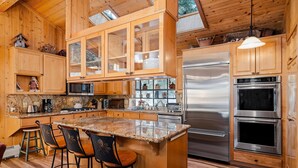 Unclassified image, 4 of 45, button - Deerpath Hideout by Tahoe Mountain Properties (Truckee)