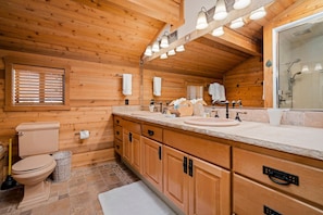 Bathroom - Deerpath Hideout by Tahoe Mountain Properties (Truckee)