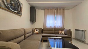 Living area - Beautiful Contemporary Apartment in Residence - Akid Lotfi (Bir El Djir)