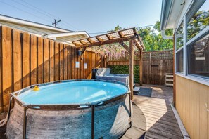 Tina de hidromasaje al aire libre