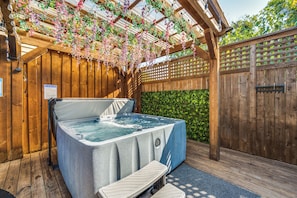 Bain à remous extérieur