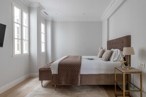 3 bedrooms, iron/ironing board, Internet, bed sheets - Echegaray Grand Luxe Living4malaga (Málaga)