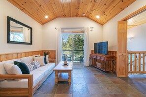 House, 3 Bedrooms | Living room - Sunrise Chalet by Tahoe Mountain Properties (Truckee)