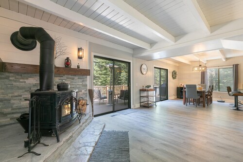 Tahome Lodge by Tahoe Mountain Properties
