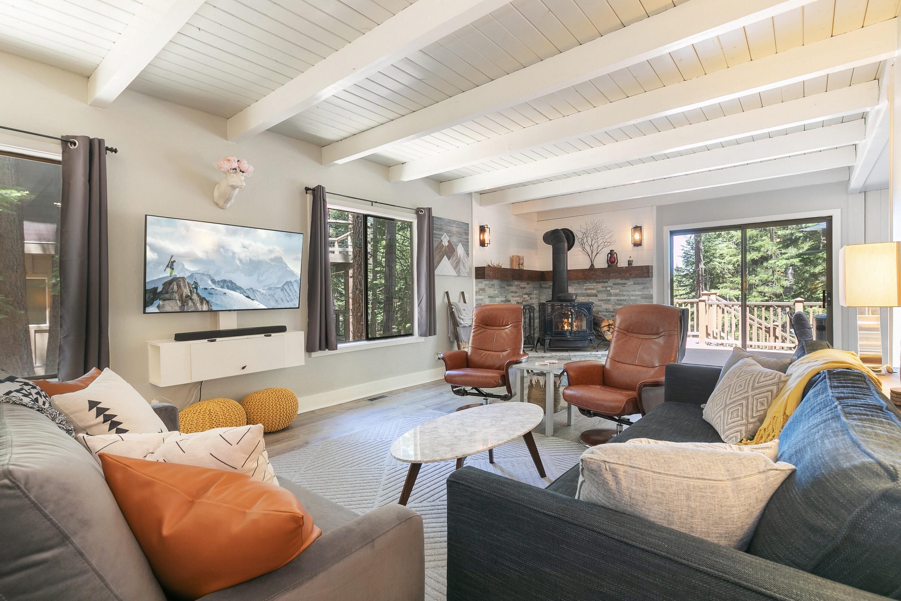 House, 3 Bedrooms | Living room