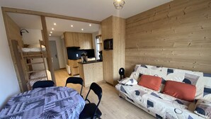 Living area - Veronica n°53: T2 with mountain corner (Châtel)