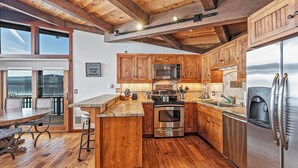 Appart'hôtel, 3 chambres | Cuisine privée
