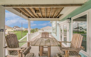 Outdoor dining - MUST SEE!! Lighthouse Ocean view Beach Home and Outside Bar! (Bolivar Peninsula)