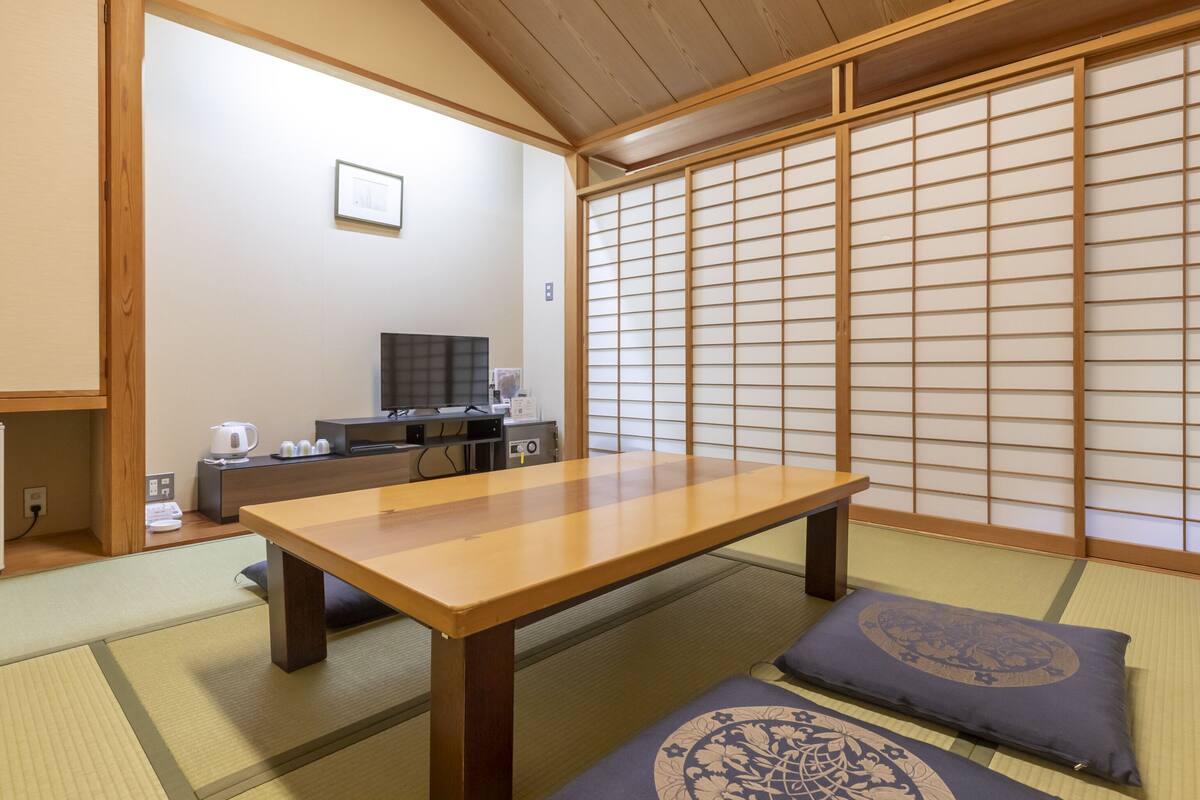 Traditional Room, 3 Bedrooms, Smoking