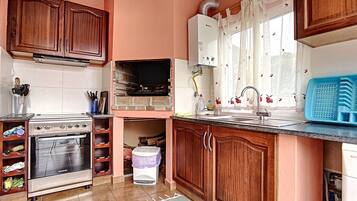 KĂŒhlschrank, Mikrowelle, Ofen, Herdplatte