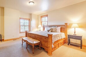 4 habitaciones, tabla de planchar con plancha y cuna de viaje