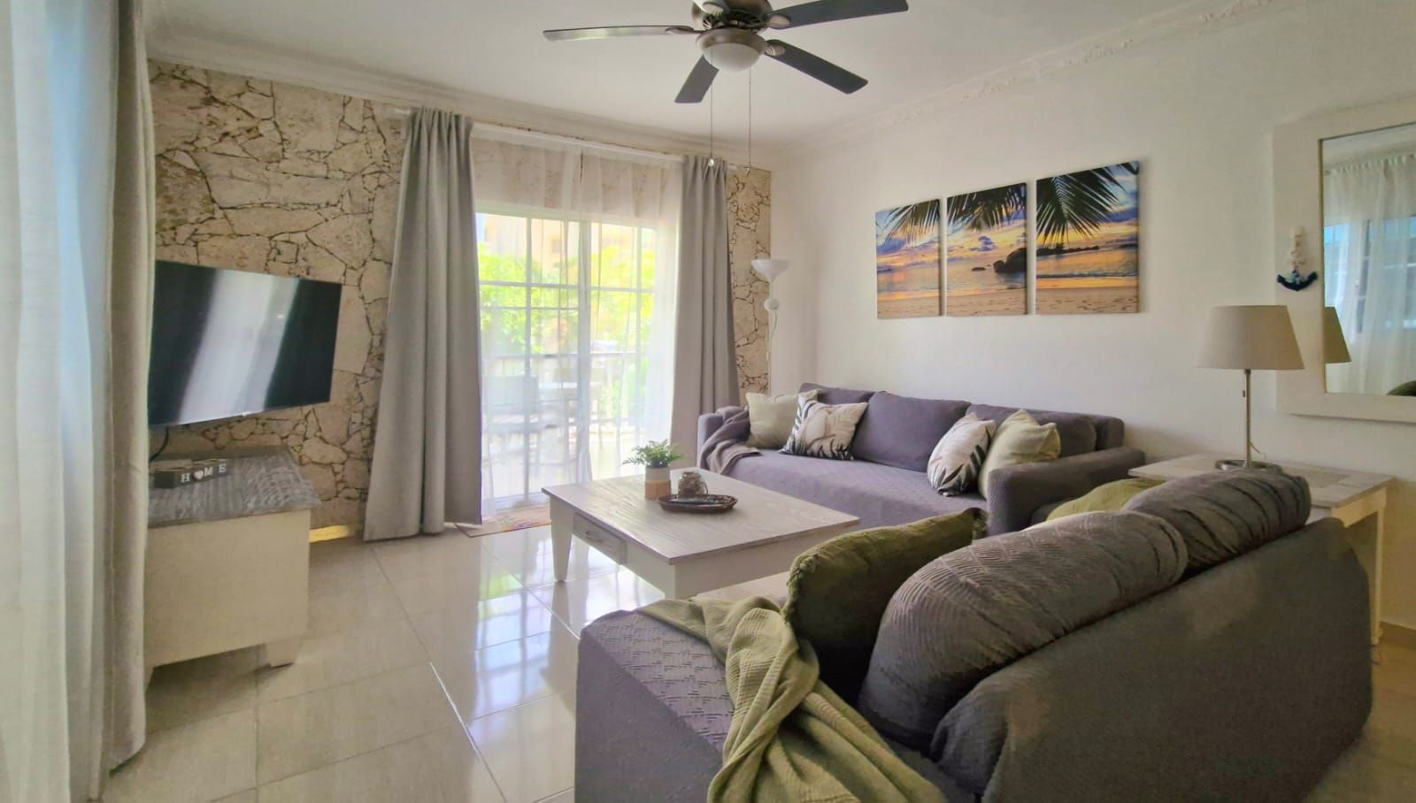 Lovely Spacious Condo With Pool View, Close To Beaches And Shops! - Punta Cana