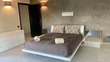 2 slaapkamers, een strijkplank/strijkijzer, gratis wifi, beddengoed