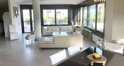 Rooftop villa 150 m2, trÚs grande terrasse, en plein centre de Pompéi