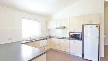 3 Bedroom Lakeside Cabin | Private kitchen