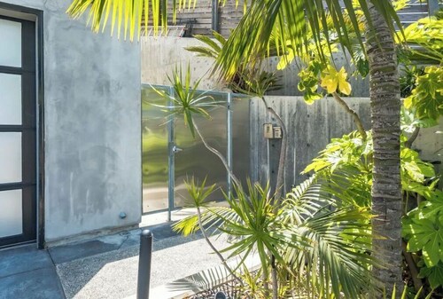 Ocean view Surf Ghetto custom home