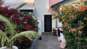 Garden - THUISHAVEN adults-only boutique resort (Grote Berg)