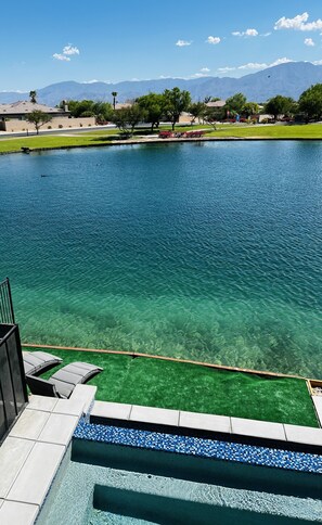 Property grounds - Luxury Lake House for Coachella, Polo, Tennis & Golf Events w Pool Table & Pool  (Indio)