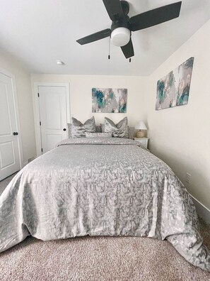 3 bedrooms, desk, iron/ironing board, travel cot