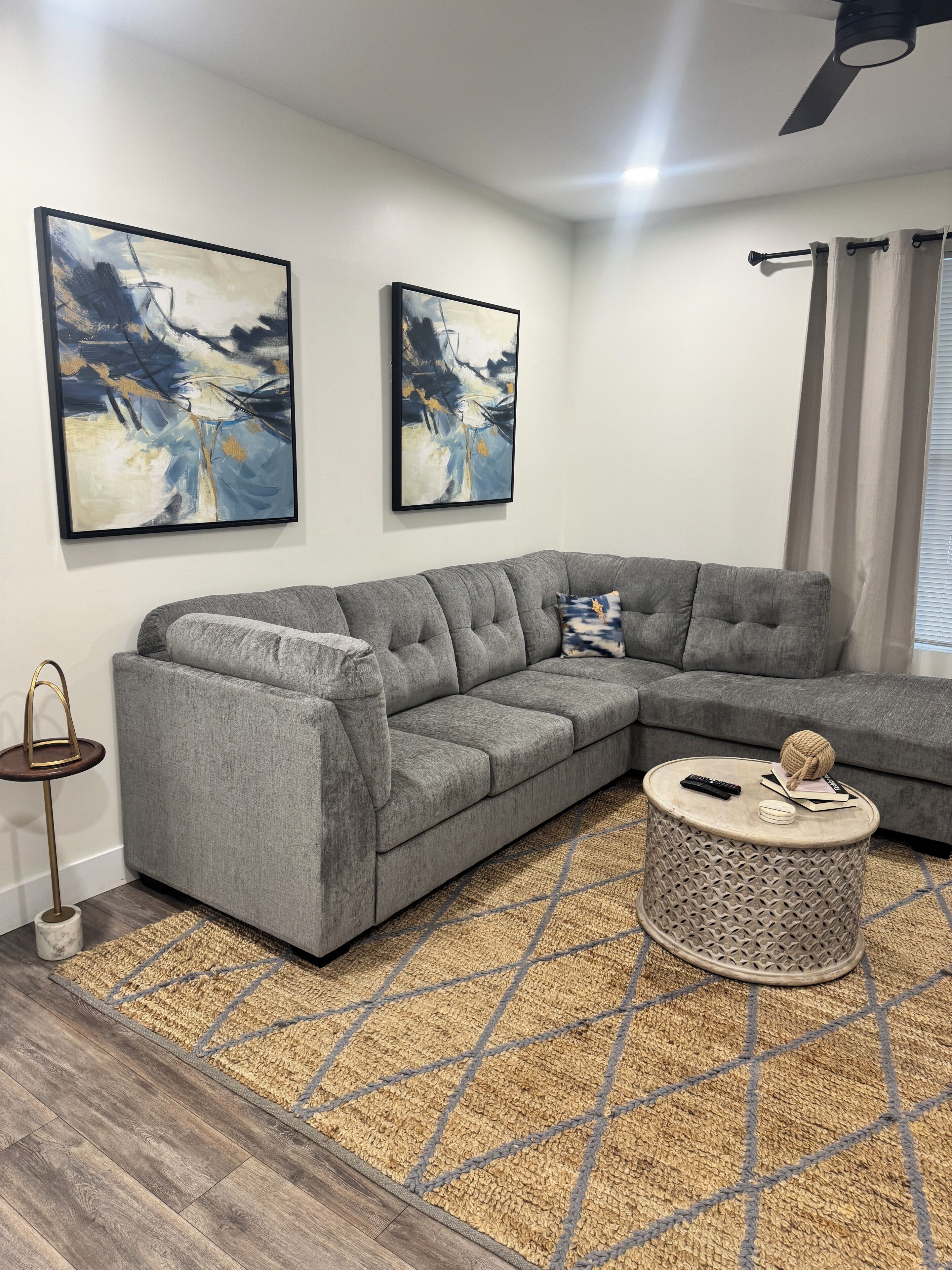 Smart TV, books, stereo