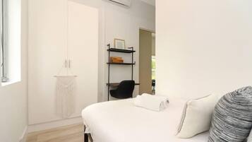 Iron/ironing board, free WiFi, bed sheets
