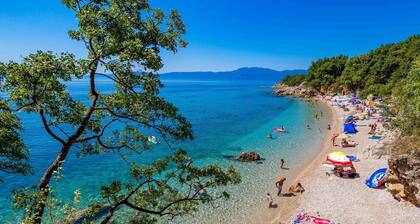 Beautiful private villa for 2 guests with WIFI, A/C, TV and terrace