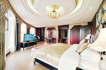 Dilunting International Hotel (Wansheng Yaocheng)