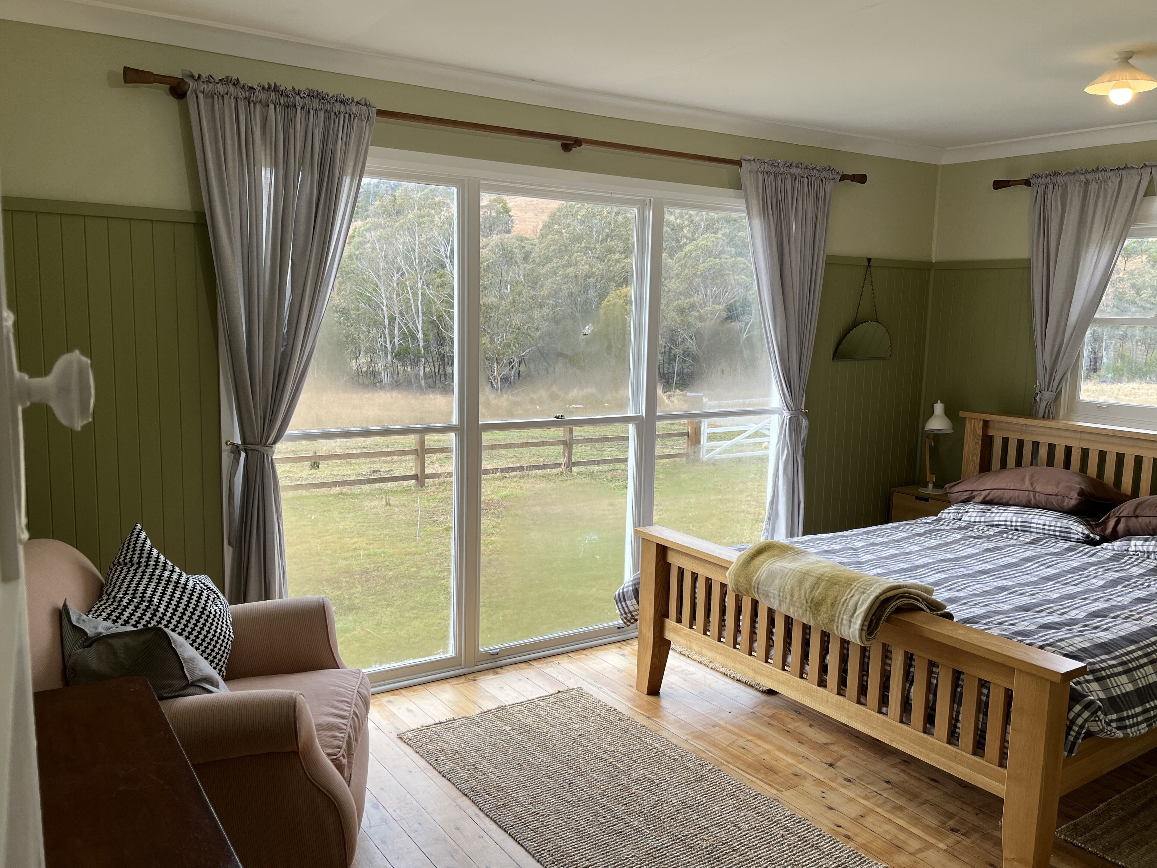 3 chambres, fer et planche à repasser, Wi-Fi gratuit, draps fournis